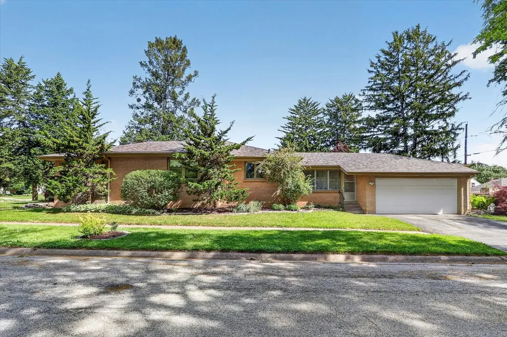 3104 Pioneer Drive Rockford IL 61107