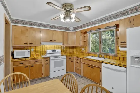 3104 Pioneer Drive Rockford IL 61107