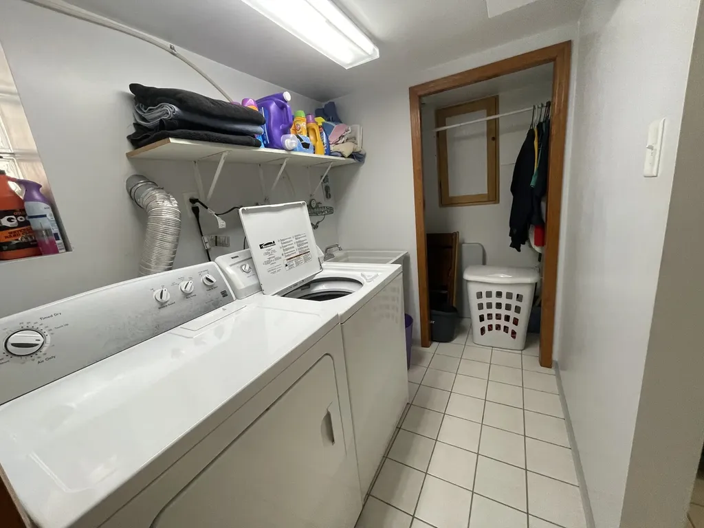 5417 South New England Avenue Chicago IL 60638
