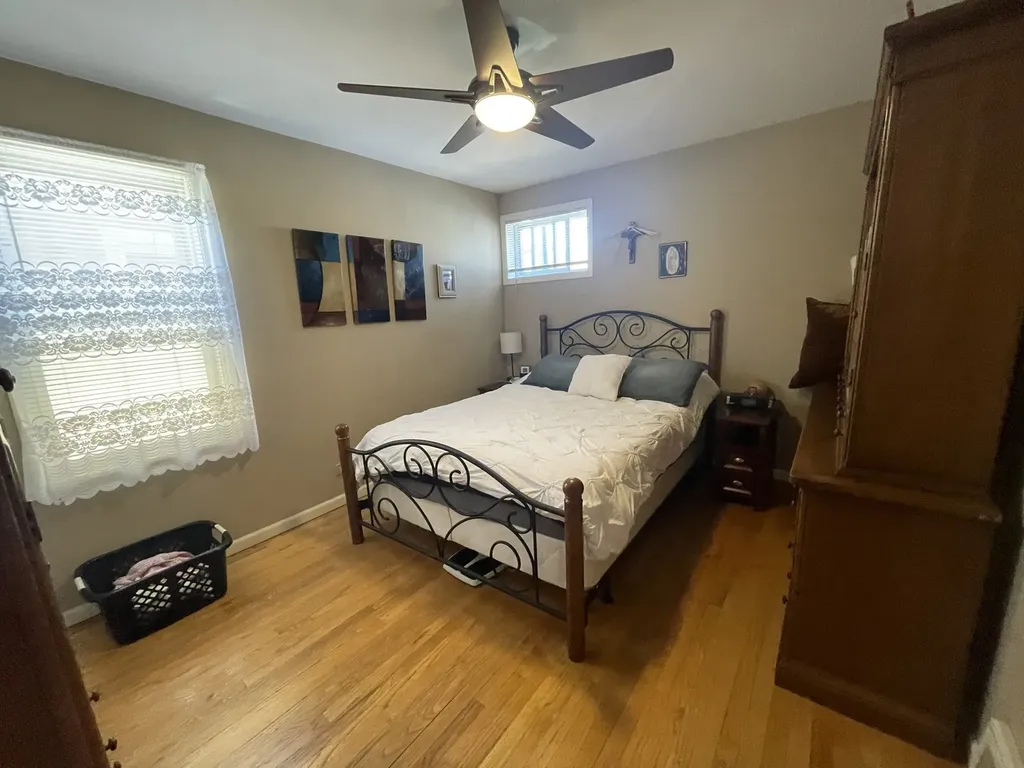 5417 South New England Avenue Chicago IL 60638