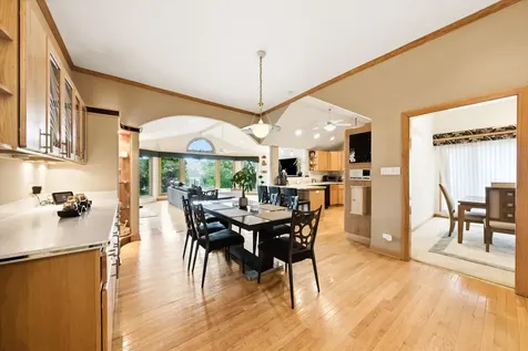 130 Surrey Lane Burr Ridge IL 60527