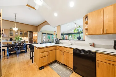 130 Surrey Lane Burr Ridge IL 60527