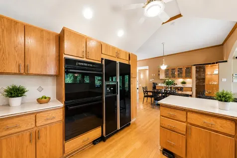 130 Surrey Lane Burr Ridge IL 60527