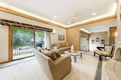 130 Surrey Lane Burr Ridge IL 60527