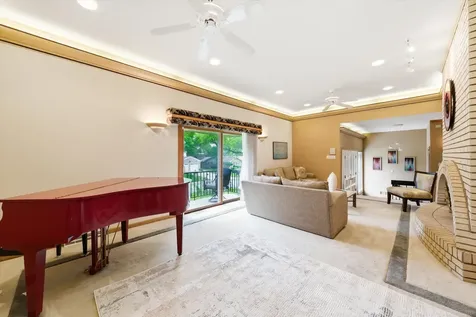 130 Surrey Lane Burr Ridge IL 60527