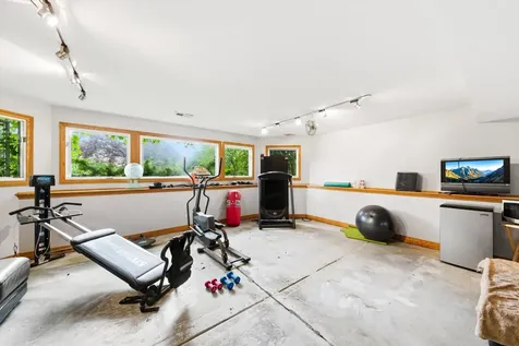 130 Surrey Lane Burr Ridge IL 60527