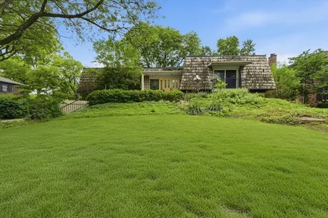 130 Surrey Lane Burr Ridge IL 60527