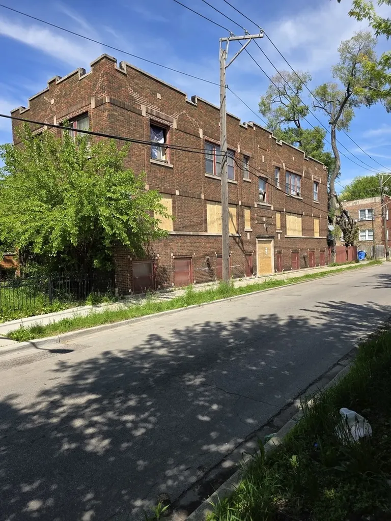 401 North Leamington Avenue Chicago IL 60644