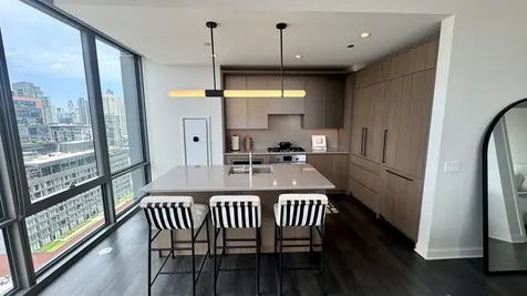 164 North Peoria Street Chicago IL 60607