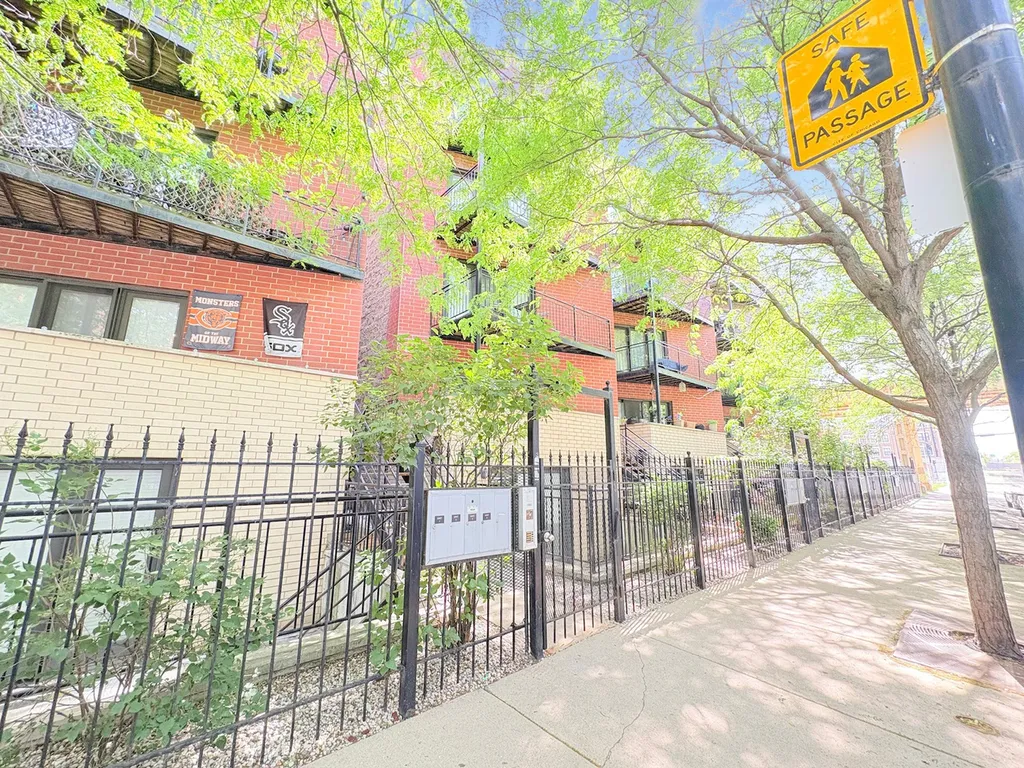 25 East 26th Street Chicago IL 60616