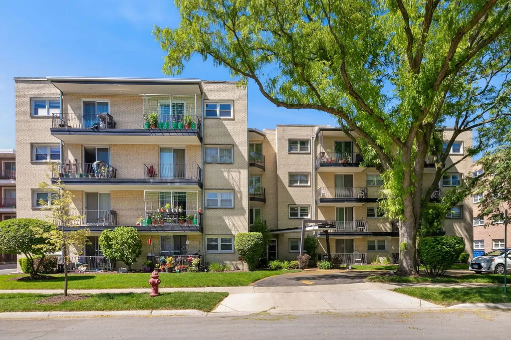 5214 Galitz Street Skokie IL 60077