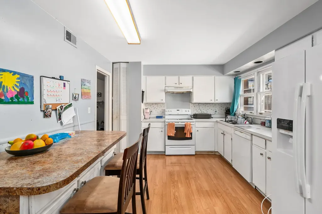 5214 Galitz Street Skokie IL 60077