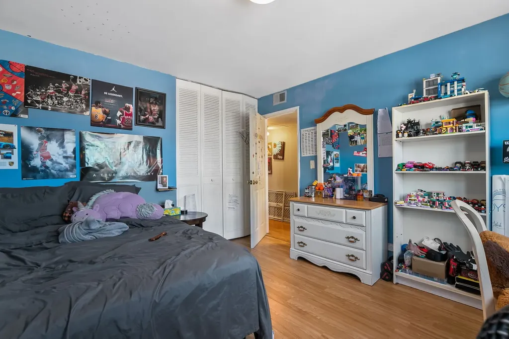 5214 Galitz Street Skokie IL 60077