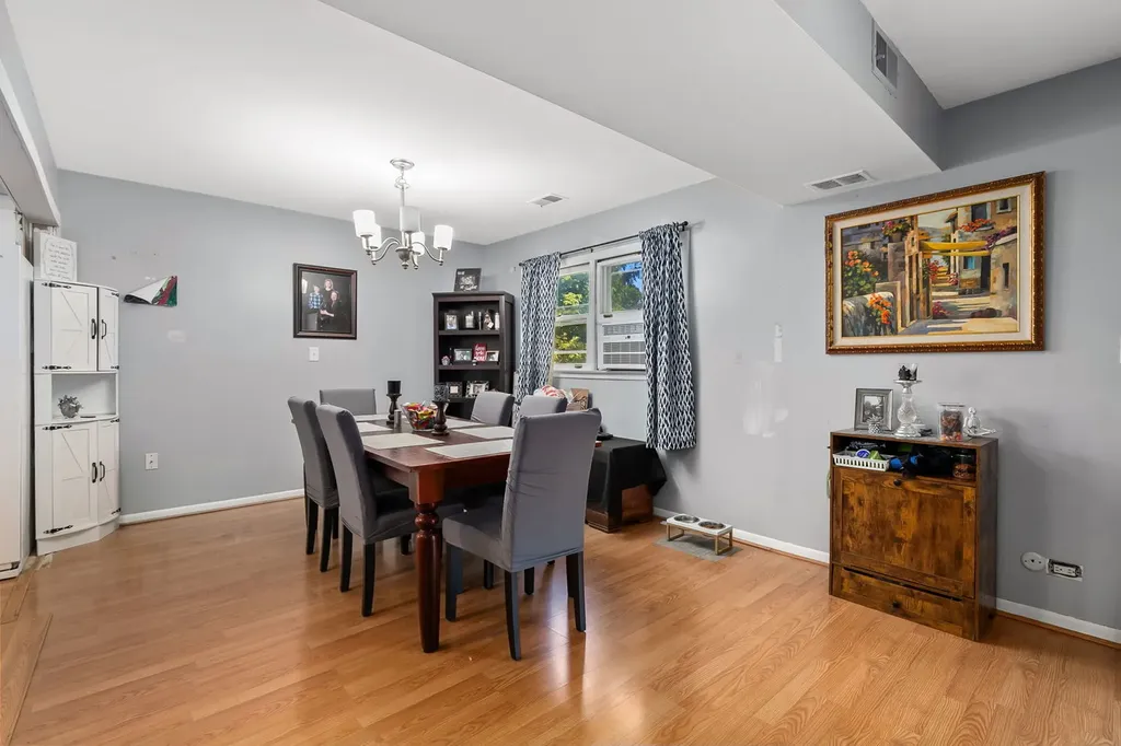 5214 Galitz Street Skokie IL 60077