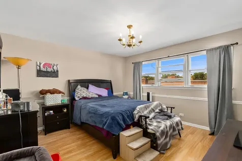 5214 Galitz Street Skokie IL 60077