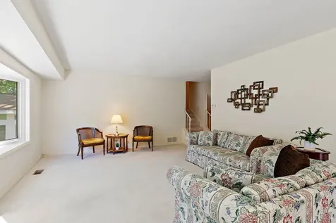 1150 Glen Lane Hoffman Estates IL 60169