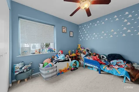 81 Kingsport Drive South Elgin IL 60177