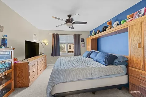 81 Kingsport Drive South Elgin IL 60177