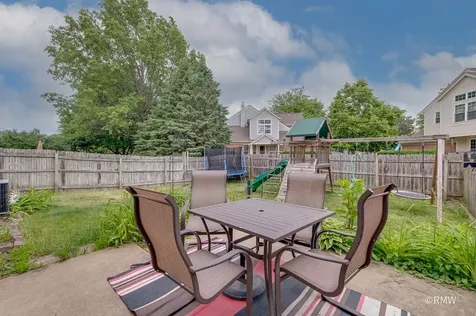 81 Kingsport Drive South Elgin IL 60177