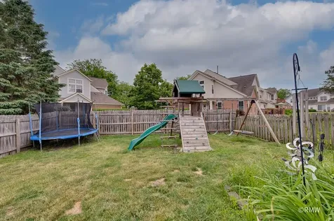 81 Kingsport Drive South Elgin IL 60177