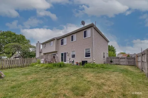 81 Kingsport Drive South Elgin IL 60177