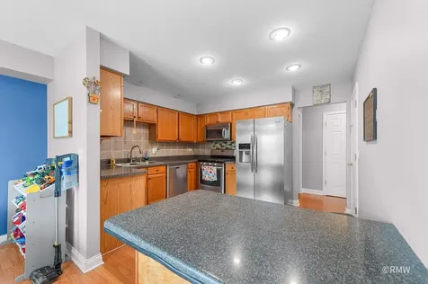 81 Kingsport Drive South Elgin IL 60177
