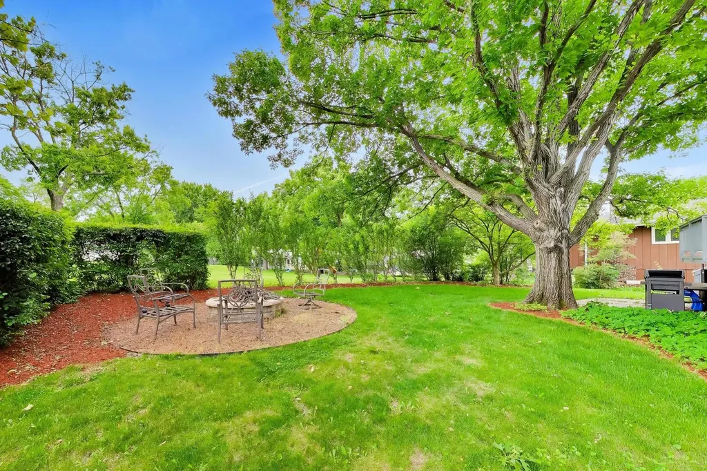 2167 Midhurst Road Downers Grove IL 60516