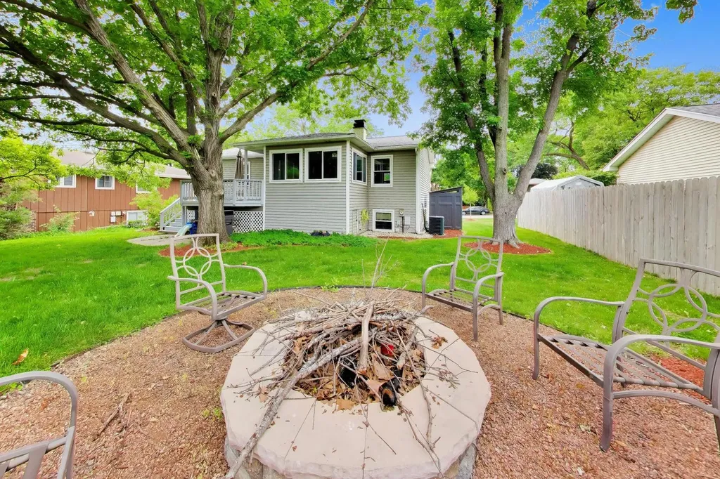2167 Midhurst Road Downers Grove IL 60516
