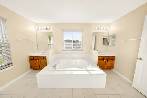 1249 Mallard Lane Hoffman Estates IL 60192
