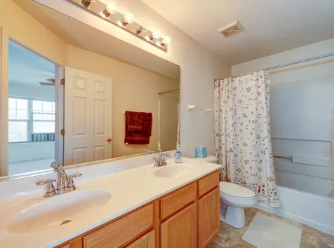 1916 Cobblestone Drive Carpentersville IL 60110