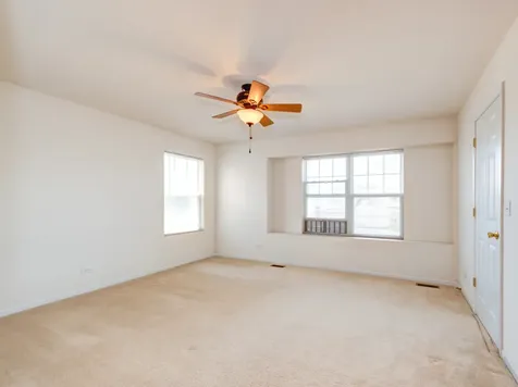 1916 Cobblestone Drive Carpentersville IL 60110