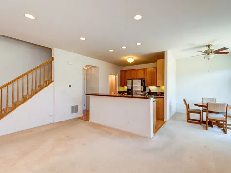 1916 Cobblestone Drive Carpentersville IL 60110