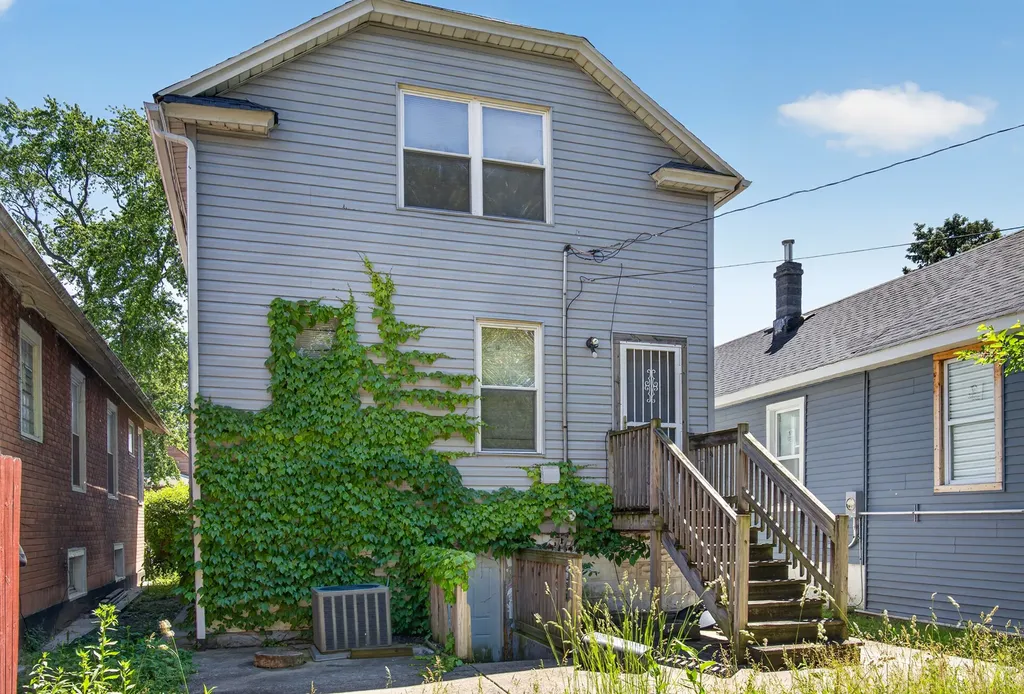 1018 West 104th Place Chicago IL 60643