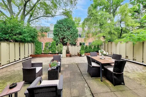 714 York Court Northbrook IL 60062