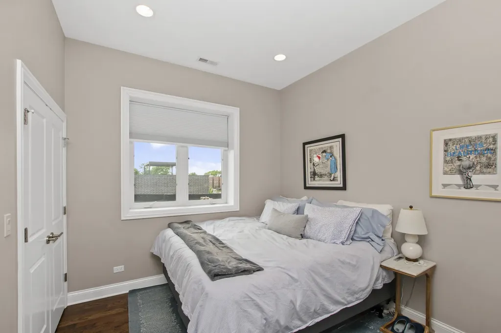 2012 West Erie Street Chicago IL 60612