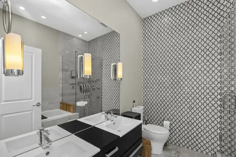 2012 West Erie Street Chicago IL 60612
