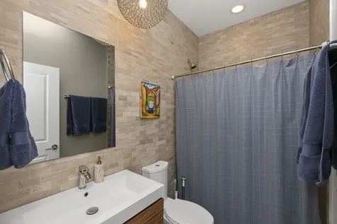 2012 West Erie Street Chicago IL 60612
