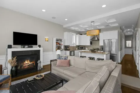2012 West Erie Street Chicago IL 60612
