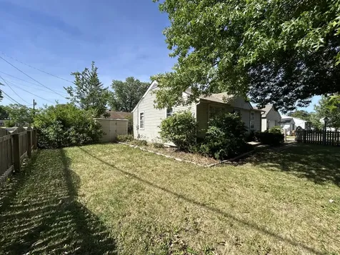 438 East Warren Street Rockton IL 61072
