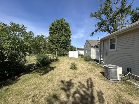438 East Warren Street Rockton IL 61072