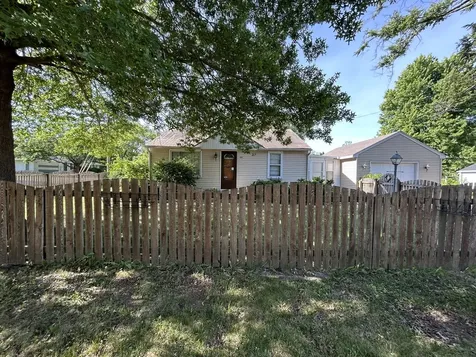 438 East Warren Street Rockton IL 61072