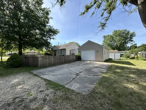 438 East Warren Street Rockton IL 61072
