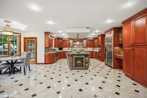 3832 West Chase Avenue Lincolnwood IL 60712