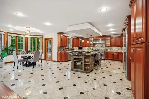 3832 West Chase Avenue Lincolnwood IL 60712
