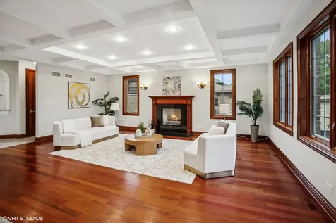 3832 West Chase Avenue Lincolnwood IL 60712