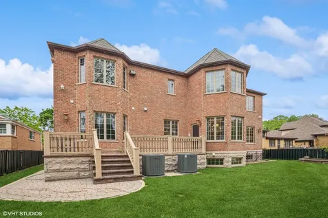 3832 West Chase Avenue Lincolnwood IL 60712