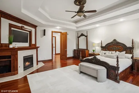 3832 West Chase Avenue Lincolnwood IL 60712