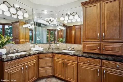 3832 West Chase Avenue Lincolnwood IL 60712