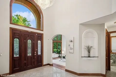 3832 West Chase Avenue Lincolnwood IL 60712