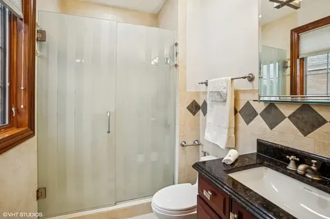 3832 West Chase Avenue Lincolnwood IL 60712